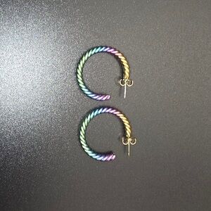 Vintage Avon Rainbow Anodized Hoop Earrings – 1990s